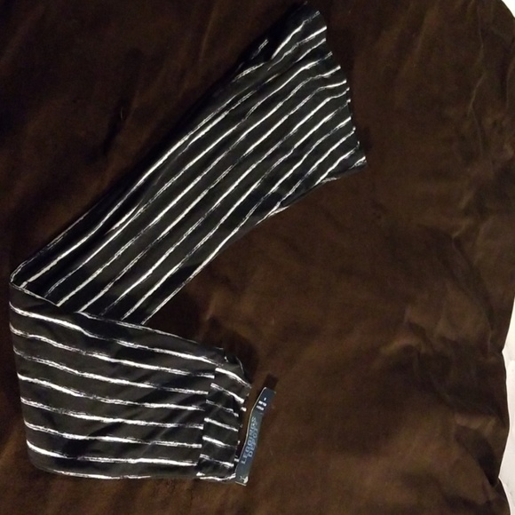 Leggings Depot black/white stripe leggings Sz S - Picture 3 of 5
